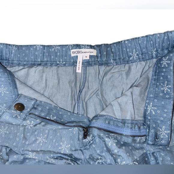 BCBGeneration Crazy Daisy Indigo Shorts - Picture 6 of 9